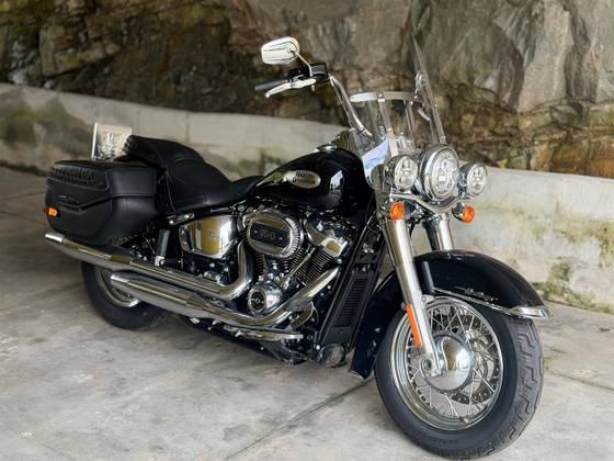 HARLEY-DAVIDSON SOFTAIL HERITAGE CLASSIC 114 